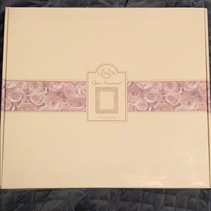 Never opened Lenox Opal innocence 8x10 frame